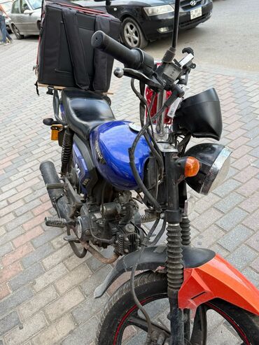 Аренда мототранспорта: Moped/motosiklet – şəhərdaxili çatdırılma üçün tam təchizatlı