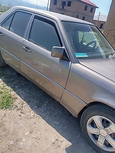 bud e9: Mercedes-Benz W124: 2000 г., Седан — 5