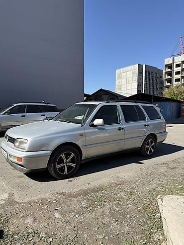 Volkswagen Golf Variant: 1996 г., 1.8 л, Механика, Универсал