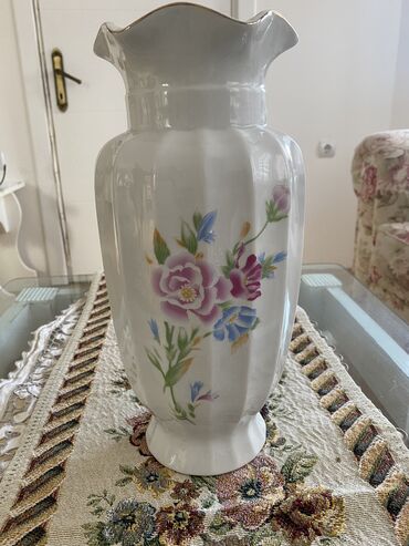 peskiri na kilo novi sad: Vase, color - White, Used