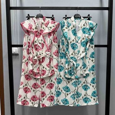 nike zenska trenerka komplet: XL (EU 42), Floral, color - Multicolored