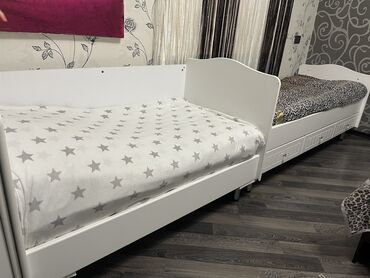 Təknəfərlik uşaq çarpayıları: Oğlan və qız üçün, İşlənmiş, Çarpayı, Bazasız, Matras ilə, Siyirməli