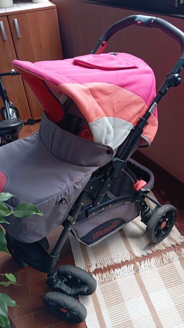 Kolica za bebe: Chipollino kolica. Koriscena ali u dobrom stanju. Jedina mana-zadnja — 2