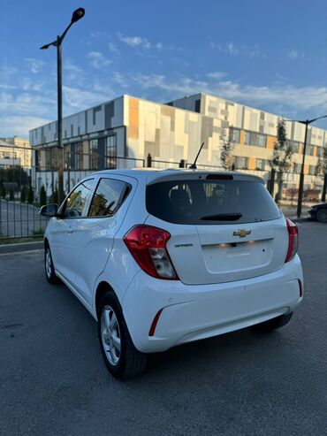 машина волво: Chevrolet Spark: 2020 г., 0.1 - engine capacity л, Автомат, Бензин, Купе