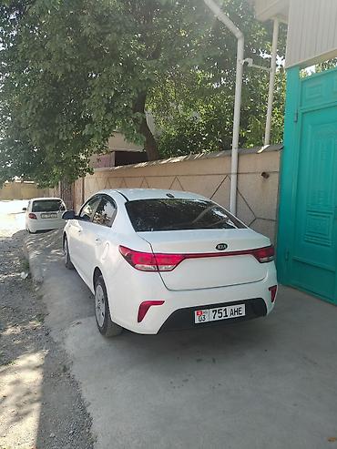 Унаа: Kia Rio: 2017 г., 1.4 л, Кол менен иштөөчү, Бензин, Седан — 4