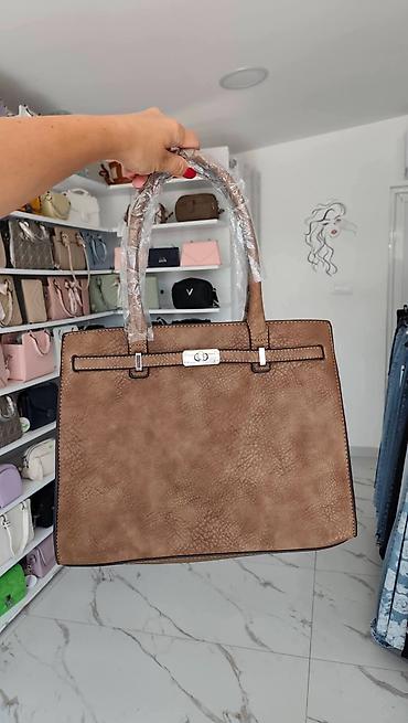 torbe sa stampom: Elegantna ženska torba – klasičan tote model - Materijal: veštačka — 2