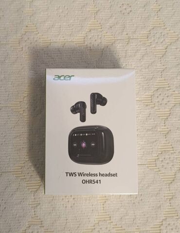 ACER qulaqliq bultuznan sensor ekran bagli qutuda ciddi şəxalər