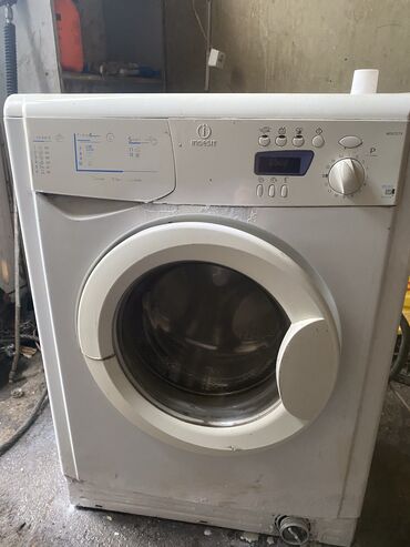 цена на стиральные машины автомат: Стиральная машина Indesit, Б/у, Автомат, До 5 кг, Компактная