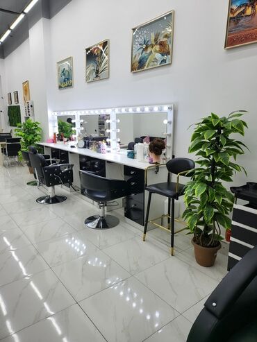Bu gözəllik salonu mebel dəsti, müxtəlif xidmətlər üçün nəzərdə