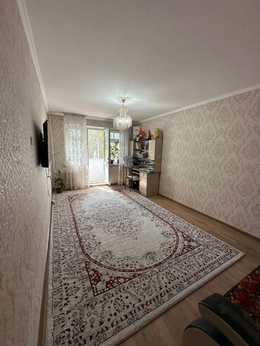 3 микрорайоне: 2 комнаты, 43 м², 104 серия, 3 этаж, Косметический ремонт