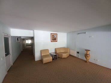 Ofislər: TƏCİLİ SATILIR: Natiq Şahbazov küçəsində, 150 m² sahəsi olan geniş və — 5