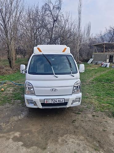 ix 25: Hyundai Porter (Porter II) — компактный грузовой автомобиль белого — 3