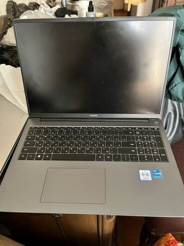 Huawei: Intel Core i3, 8 GB, 16 " — 9