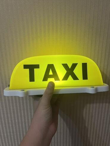 светодиодные экраны для наружной рекламы: Taksi dam işarəsi – işıqlı “TAXI” lövhəsi - Rəng: parlaq sarı korpus