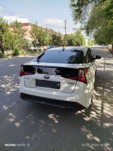 аккумуляторы авто: Toyota Prius: 2019 г., 1.8 л, Вариатор, Гибрид, Хэтчбэк