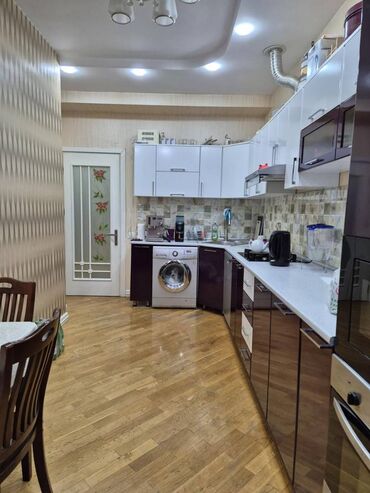 Uzunmüddətli kirayə mənzillər: 28 May metrosu yanıında mənzil kirayə verilir. Mərtəbə 16/5. Ümumi — 9