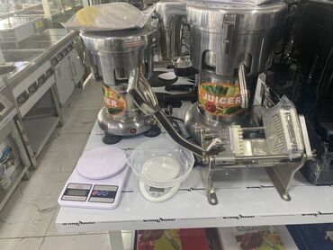 Другое оборудование для кафе, ресторанов: Доска Разделочная Щипцы кухонные Венчики Поварёшка Дуршлаг Ковши — 10