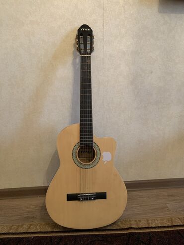 гитара продажа: Продаю классическую 6-ти струнновую Гитару Fever SL-2010C. Струны