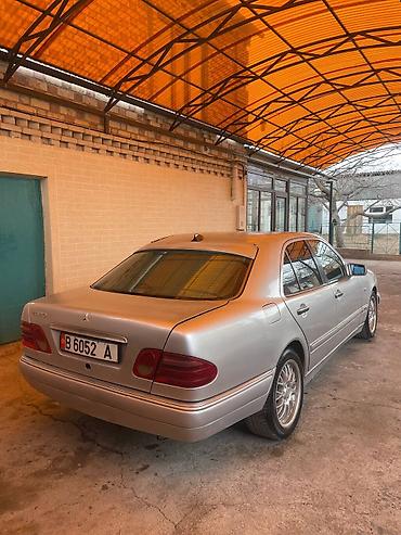 Mercedes-Benz: Mercedes-Benz E-Class: 1995 г., 3.2 л, Автомат, Бензин, Седан — 4