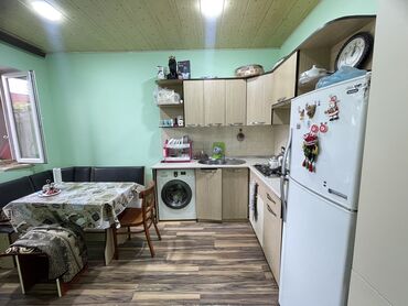 Həyət evləri və villaların satışı: 3 otaqlı, 70 kv. m, Orta təmir — 18