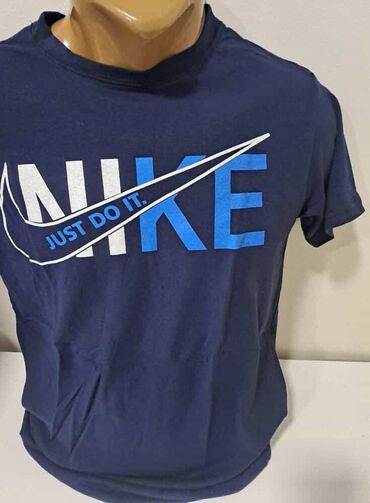 Majice: Majce su nove komad 850 dinara na 3 ili vise komada — 3