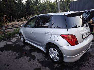 Toyota: Toyota ist: 2003 г., 1.5 л, Автомат, Бензин, Хэтчбэк