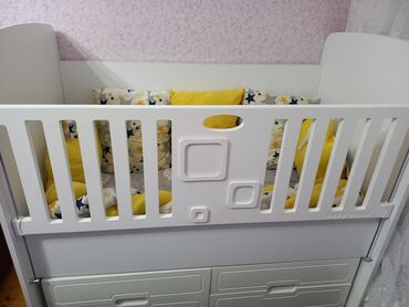 Beşiklər: Oğlan və qız üçün, Dördbucaq, Beşik, Dəst ilə, Matras ilə, Yellənmə mexanizm ilə — 5