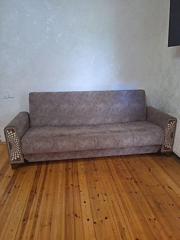 kreditle stul: Divan – klassik üslubda, qəhvəyi-bej rəng çaları ilə Xüsusiyyətlər: - — 1