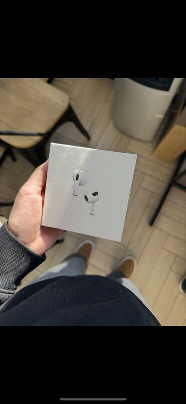 беспроводной: Продаю AirPods 3 в хорошем состоянии!🔥🔥🔥 Полный комплект и в подарок
