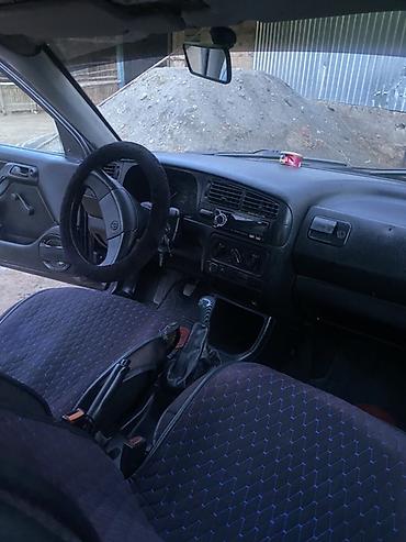 Volkswagen: Volkswagen Golf: 1994 г., 1.6 л, Механика, Бензин, Хэтчбэк — 11