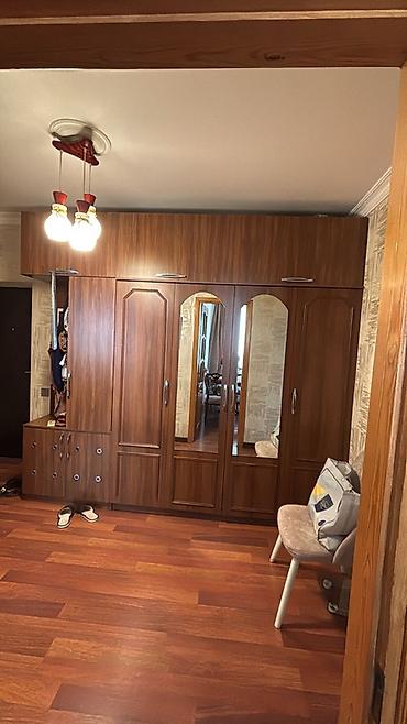 антресоль: Dəhliz üçün çoxfunksiyalı dolab sistemi - Material: ağac teksturalı — 1