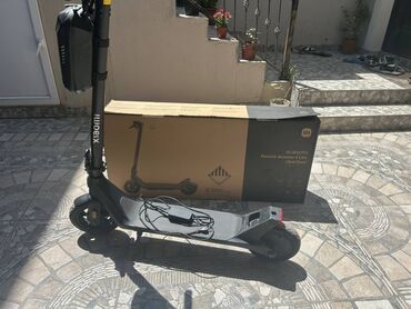 Elektrikli samokatlar: İşlənmiş Elektrik samokat 10", 351 - 500 Vt, 26 - 35 km/s, Ünvandan götürmə