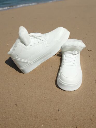 шлепанцы мужские: Зимние кроссовки унисекс, размер 27,5 см. - Цвет: белый - Высокий