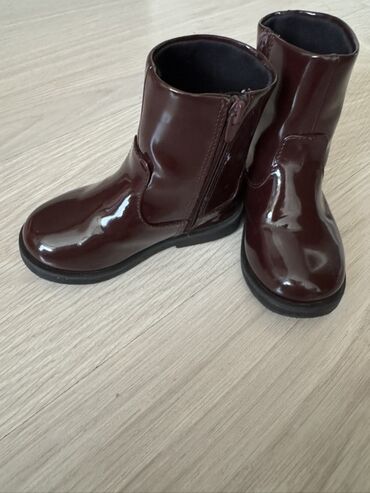 Üst geyimləri: Çəkmələr, Qız üçün, 22