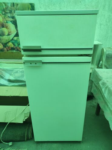 side by side холодильник: Холодильник Biryusa, Б/у, Двухкамерный, De frost (капельный), 150 *