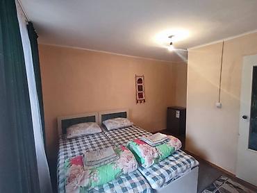 1 bedroom: Комната для проживания - Вместимость: до 3–4 гостей (двуспальная — 1