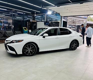 toyota hilander: Toyota Camry: 2023 г., 2.5 л, Автомат, Гибрид, Седан — 4
