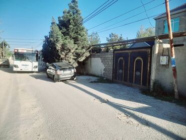 Həyət evləri və villaların satışı: 300 kv ev ikidasli tikili. Qaz su isiq daimi. Avtobus dayanacaginin — 20