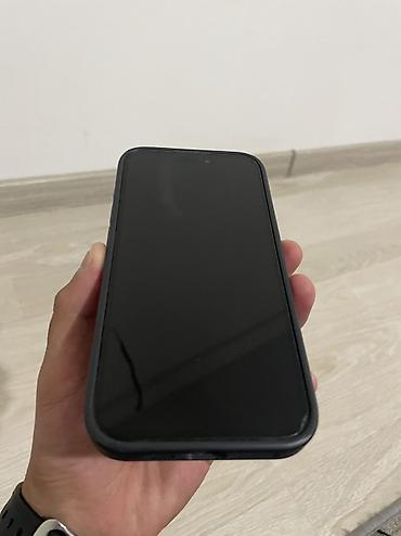 iphone cr: IPhone 15 Pro, 6.1" - Цвет: тёмный (виден в чёрном бампере/чехле). - — 3