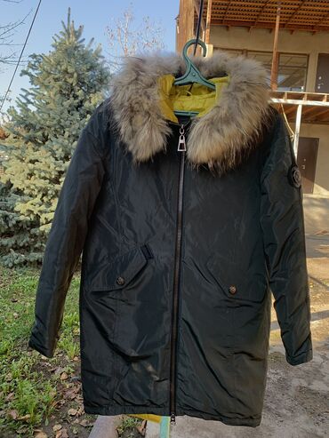 продаю зимняя куртка: Пуховик, По колено, С мехом, M (EU 38)