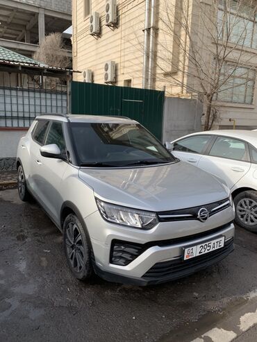 запчасти ssangyong actyon: Серебристый кроссовер SsangYong Tivoli, представленный в современном