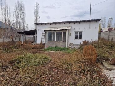дом на ошском рынке: 32 м², 2 комнаты, Подвал, погреб, Забор, огорожен