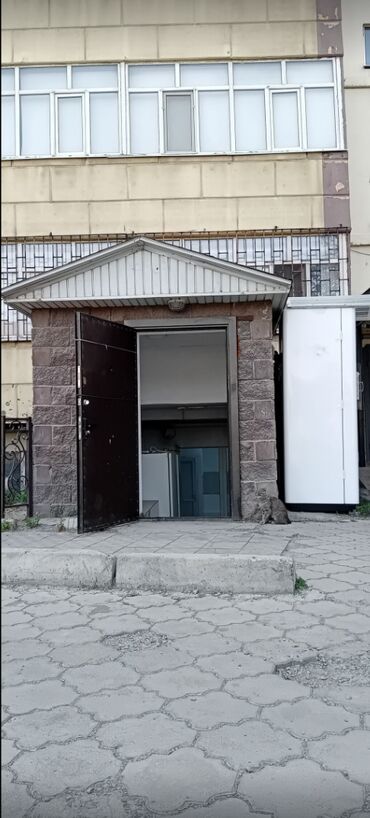 помешение под кафе: 🏢 Продаётся коммерческое помещение 📍 ул. Салиева – Торекула Айтматова