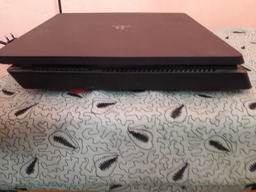 PS4 (Sony Playstation 4): PlayStation 4 Slim oyun konsolu Əsas xüsusiyyətlər: - PS4 Slim — 2