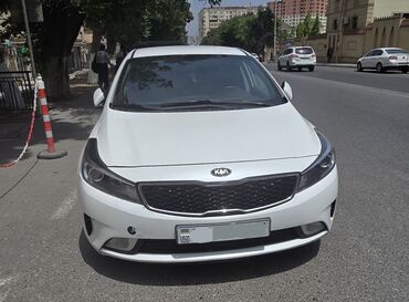 Kia: Kia K3: 1.6 l | 2017 il Sedan