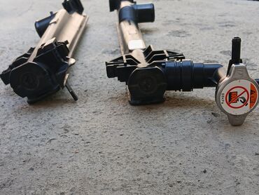 Радиаторы: Toyota Camry 70SE Американец 1.Кронштейны радиатора Стойки радиатора — 6