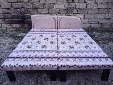 Çarpayılar: Təzə çarpayılar. 1 nəfərlik çarpayılar 60manat. 2 nəfərlik taxt — 17