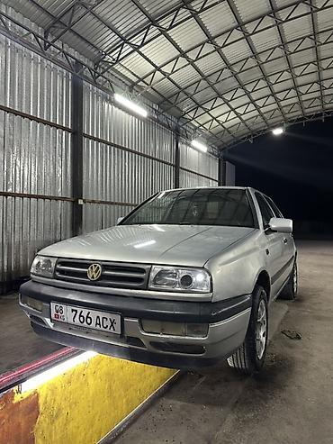 Унаа сатуу: Volkswagen Vento: 1992 г., 1.8 л, Кол менен иштөөчү, Бензин, Седан — 1
