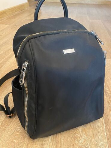 школная сумка: Рюкзачок фирменный б/у в хорошем состоянии