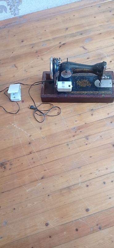 antika şamdanlar: Elektrik ötürücülü mexaniki qədimi tikiş maşını - Klassik quruluşlu — 1